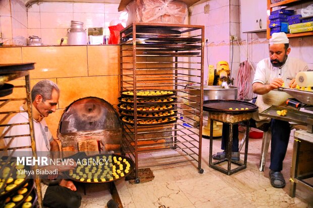 Traditional sweets workshop in Kermanshah
