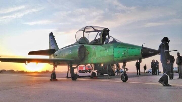 وزير الدفاع الايراني يدشن خط انتاج طائرات "ياسين" للتدريب