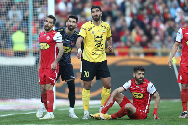 جزئیات مذاکره پرسپولیس با مهاجم سپاهان / سد «ساکت» مقابل گلمحمدی!