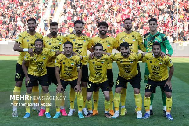 مقایسه لیست قلعهنویی با کیروش؛مدافع پرسپولیس در ماتریس هم نبود!