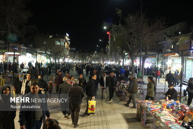 Senendec'te bayram alışverişi heyecanı