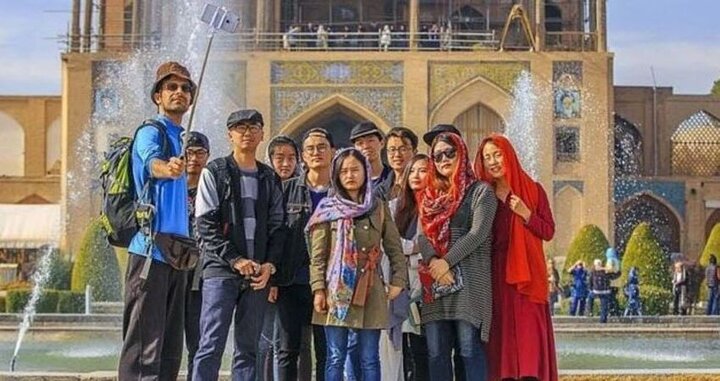 السياح الصينيون في طريقهم إلى إيران... بكين تصدر تصاريح السفر الجماعي
