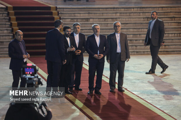  «سید رضا فاطمی امین» وزیر صنعت، معدن و تجارت  در مراسم استقبال  رسمی از رئیس جمهور بلاروس حضور دارد