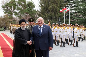 Belarus Cumhurbaşkanı Lukaşenko, Tahran'da resmi törenle karşılandı