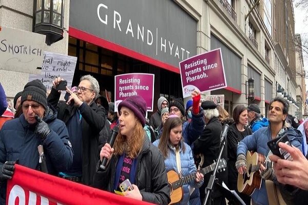 تظاهرات آمریکایی‌ها در واشنگتن علیه سفر وزیر کابینه نتانیاهو