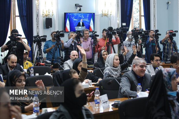 نشست خبری ناصر کنعانی سخنگوی وزارت امور خارجه صبح روز دوشنبه ۲۲ اسفند ماه ۱۴۰۱ با حضور اصحاب رسانه برگزار شد