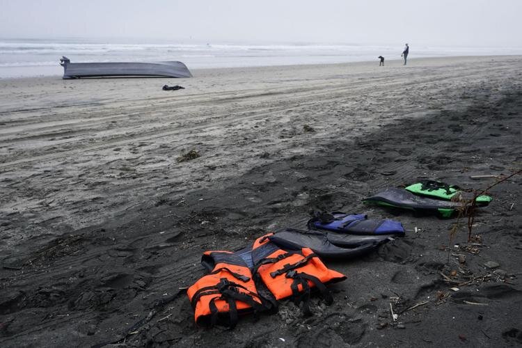 ۱۵ کشته و مفقودی در پی واژگونی قایق در سواحل سن دیگو کالیفرنیا