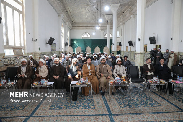 همایش مبلغان و سرگروه های تبلیغی و مدیران بقاع متبرکه شاخص صبح امروز سه شنبه ۲۳ اسفند ماه ۱۴۰۱ با حضورحجت‌الاسلام‌والمسلمین دکتر خاموشی نماینده ولی‌فقیه و ریاست سازمان اوقاف و امور خیریه، و جمعی از مسئولین در آستان مقدس امامزاده عبدالله (ع) شهرری برگزار شد