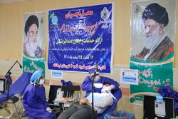 ارائه خدمات درمانی رایگان به ۸۰۰ نفر در مناطق حاشیه نشین کرمانشاه