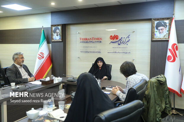 زنان «مسلحین» هویت خود را افشا نمیکنند