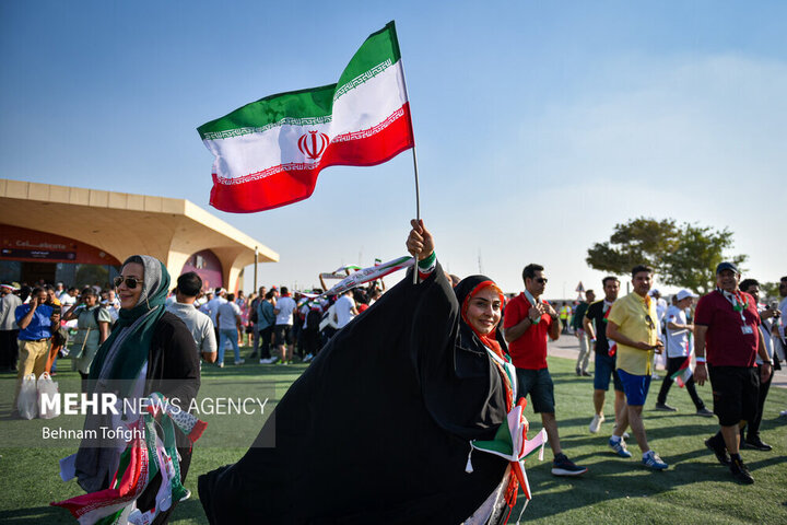 حاشیه دیدار تیم های فوتبال ایران و انگلیس در جام جهانی-۲۰۲۲