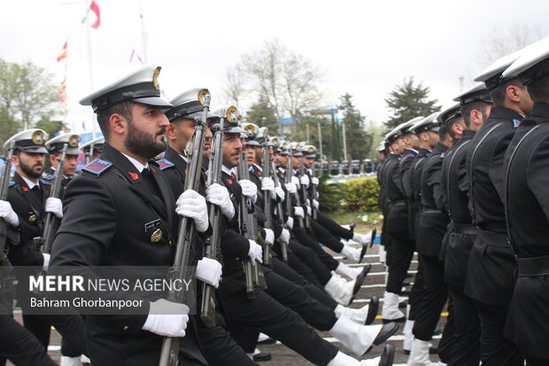 مراسم دانش آموختگی دانش پژوهان در نیروی دریایی رشت