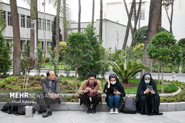 در حاشیه جلسه امروز چهارشنبه ۲۴ اسفند ۱۴۰۱ هیئت دولت، تعدادی از وزرای دولت سیزدهم در جمع خبرنگاران حاضر شدند.