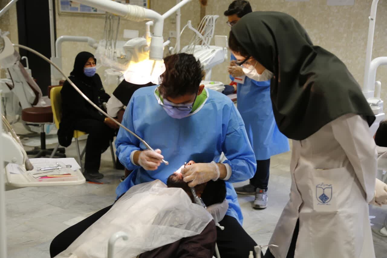 ارائه خدمات دندان‌پزشکی در منطقه محروم «میربگ» دلفان
