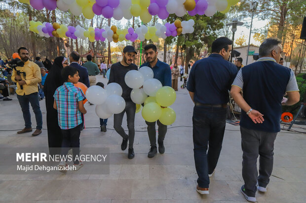 Yazd city decorated with Haft-sin
