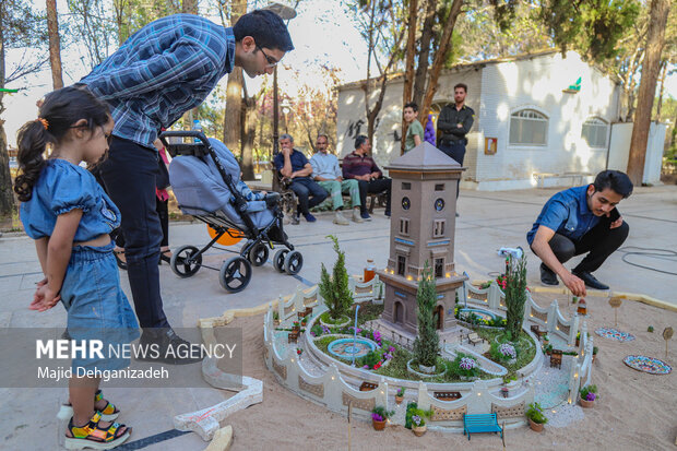 Yazd city decorated with Haft-sin
