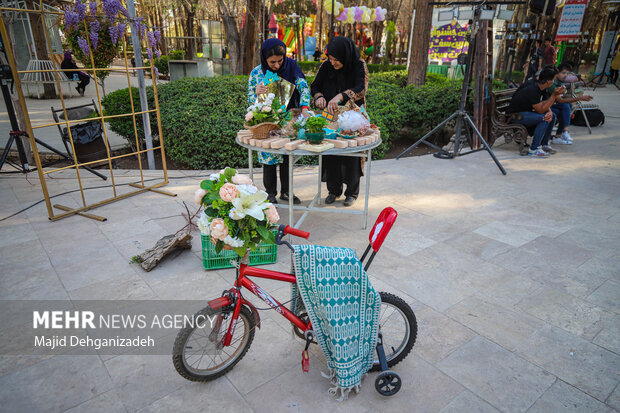 Yazd city decorated with Haft-sin
