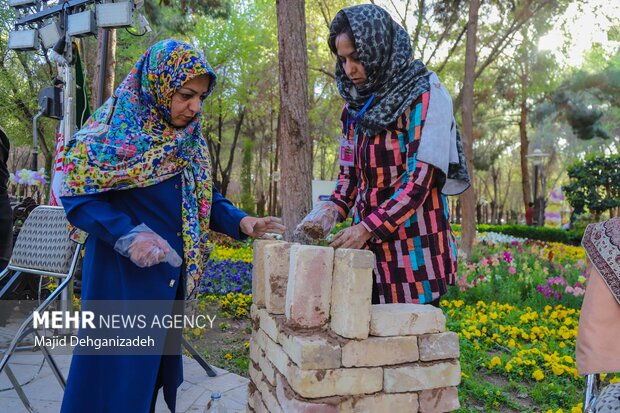 Yazd city decorated with Haft-sin
