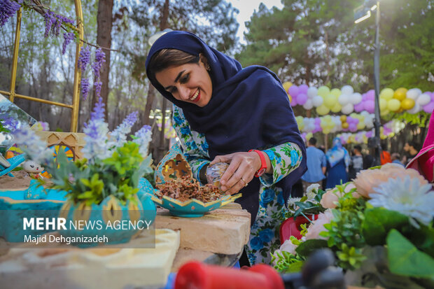 Yazd city decorated with Haft-sin
