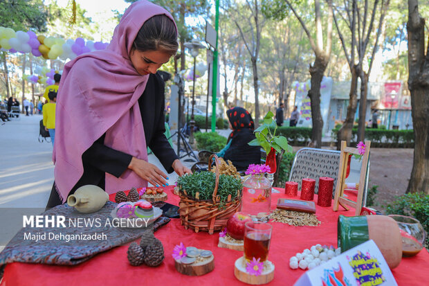 Yazd city decorated with Haft-sin
