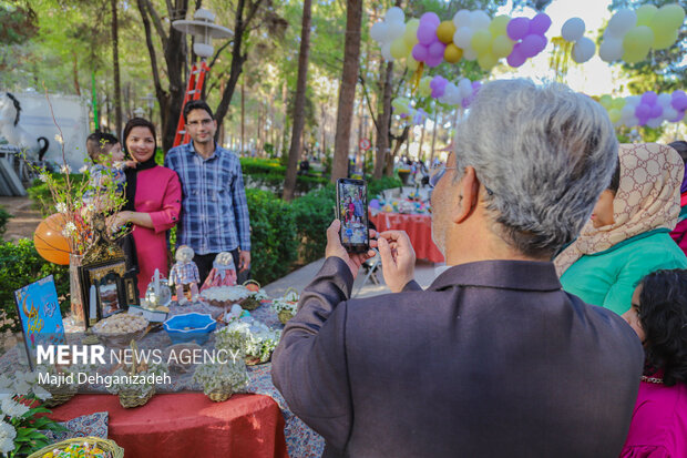 Yazd city decorated with Haft-sin
