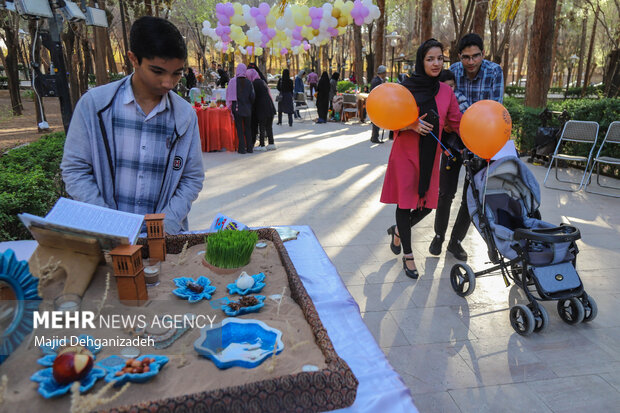 Yazd city decorated with Haft-sin
