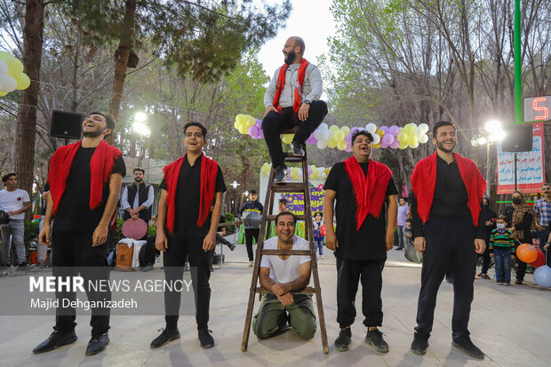 Yazd city decorated with Haft-sin
