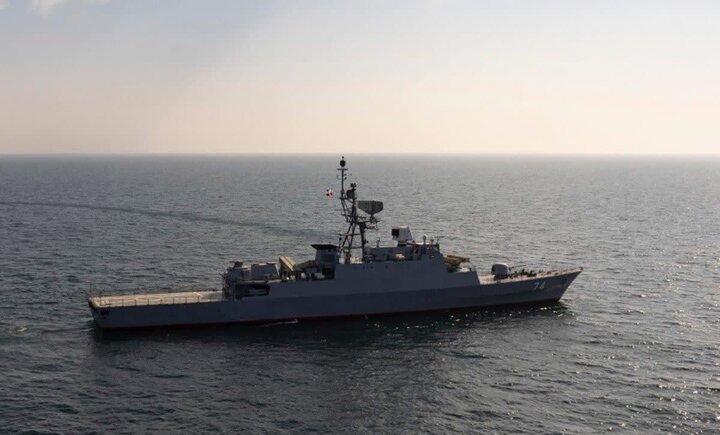 الجيش الإيراني يحذر من أي عمل إرهابي ضد سفينة بهشاد