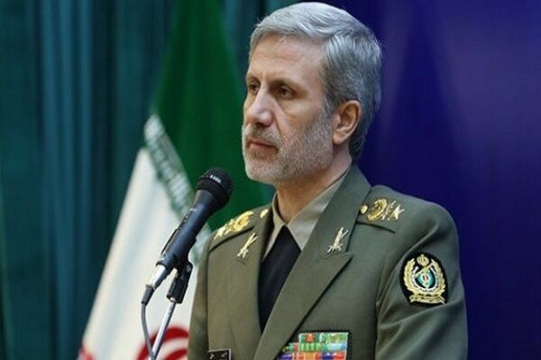 نظام سلطه دستش را به سوی منافقین و سلطنتطلبان دراز کرده است