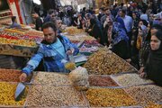 خرم آباد کے بازار میں عید نوروز کی مناسبت سے اشیاء کی خرید و فروش