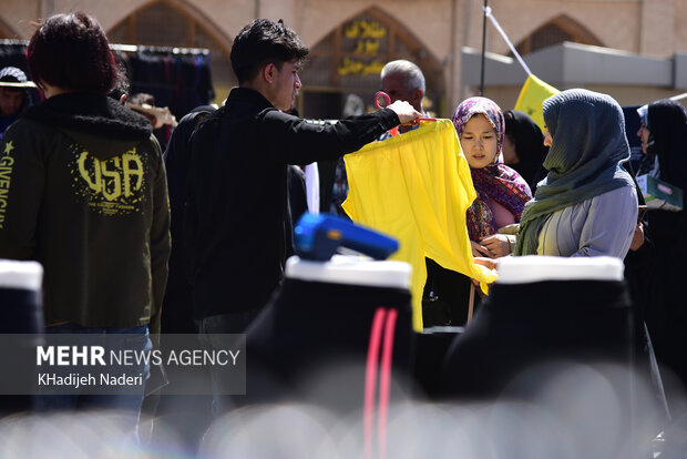 İsfahan'da Nevruz Bayramı alışverişi