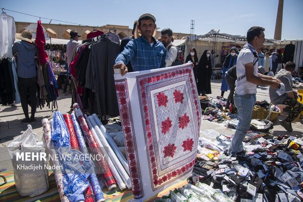 İsfahan'da Nevruz Bayramı alışverişi