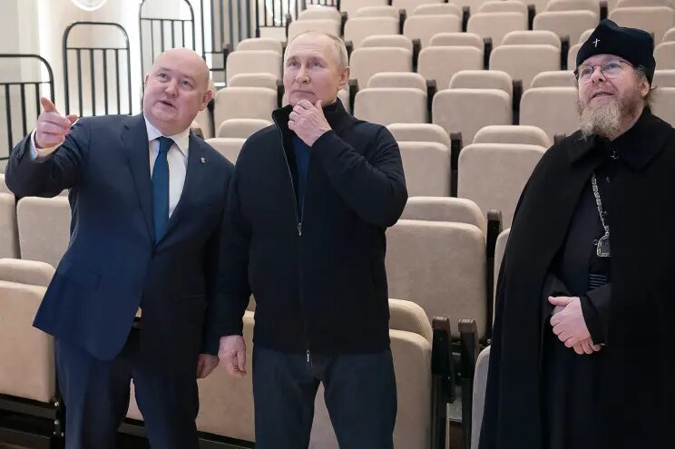 پوتین: آدمهای عادی مراکز پزشکی را مینگذاری نمیکنند