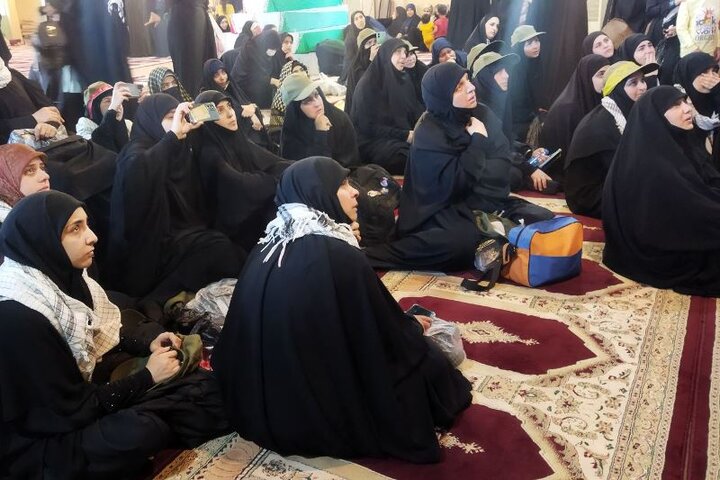 حفظ ارزشهای انقلاب اسلامی مرزبندی ندارد/چفیه ایرانی نماد ولایت