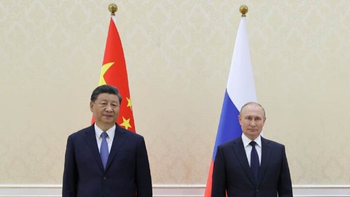 الرئيس الصيني شي جين بينغ يصل الكرملين ويجتمع بالرئيس الروسی