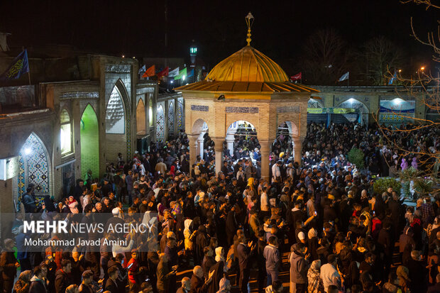 تحویل سال نو در آستان مبارک امامزاده حسین (ع)