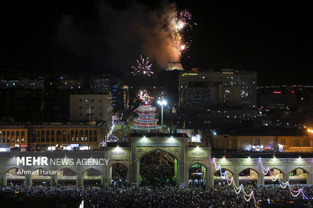حرم امام رضا(ع) میں نئے شمسی سال کے آغاز کی مناسبت سے جشن عید نوروز اور دعا و نیایش
