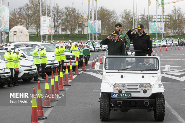 رزمایش اقتدار نوروزی ۱۴۰۲ فراجا صبح روز اول فروردین ۱۴۰۲ در میدان آزادی برگزار شد