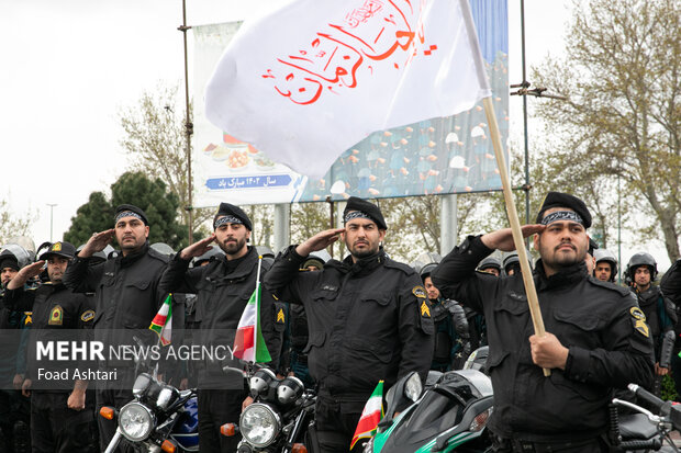 رزمایش اقتدار نوروزی ۱۴۰۲ فراجا صبح روز اول فروردین ۱۴۰۲ در میدان آزادی برگزار شد