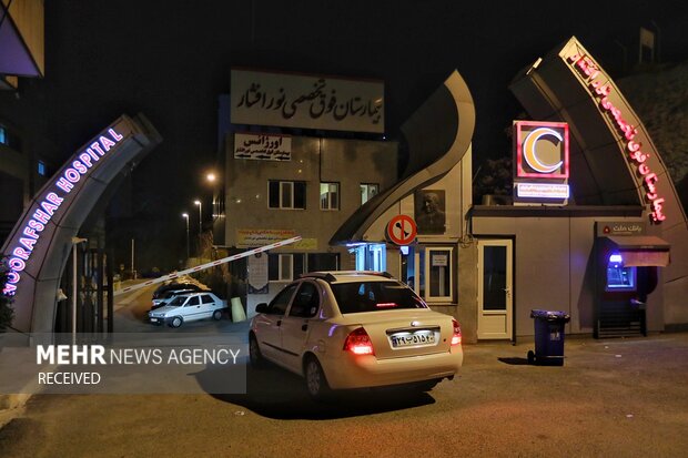 اعضای کادر درمان بیمارستان خیریه نورافشار سال نو خود را حین انجام وظیفه و در کنار بیماران آغاز کردند