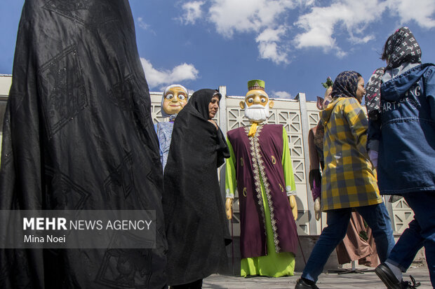 شادی پیمایی عروسک های غول پیکر  در تبریز