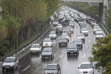 ترافیک سنگین و بارش باران در محور چالوس