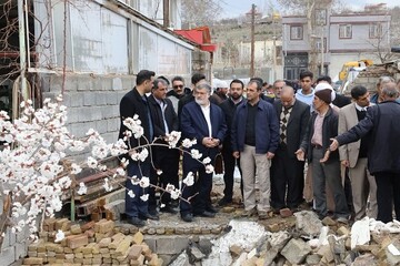 استاندار آذربایجان غربی از مناطق زلزله زده خوی بازدید کرد