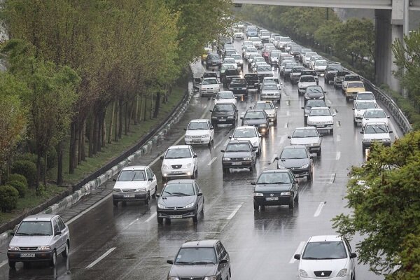 ترافیک سنگین در معابر پایتخت به دنبال بارش باران 