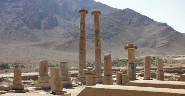 گذری بر شهر گل و گیاه ایران/محلات شهر چشمههای آبگرم