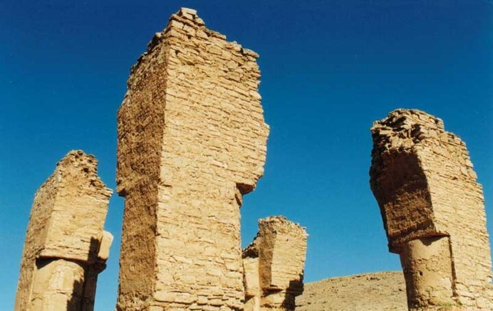 گذری بر شهر گل و گیاه ایران/محلات شهر چشمههای آبگرم