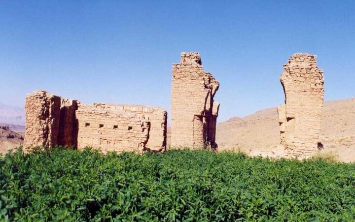گذری بر شهر گل و گیاه ایران/محلات شهر چشمههای آبگرم