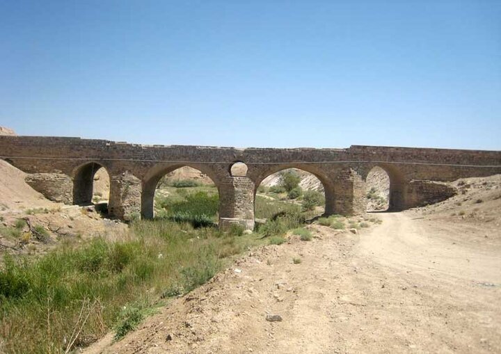 گذری بر شهر گل و گیاه ایران/محلات شهر چشمههای آبگرم
