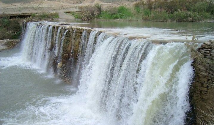 گذری بر شهر گل و گیاه ایران/محلات شهر چشمههای آبگرم