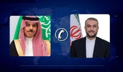 وزير الخارجية السعودي يهنئ نظیره الایرانی بحلول شهر رمضان المبارك